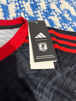 Camiseta Japón Itachi Adidas Negra Roja