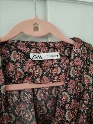 Camisa Zara satinada estampada