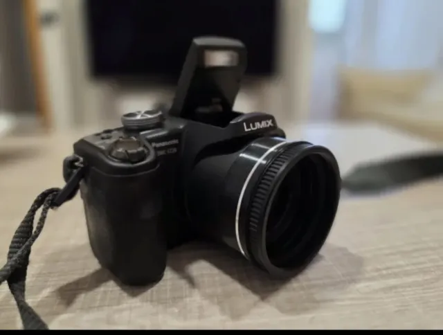 Cámara Panasonic DMC-FZ28 18x Zoom