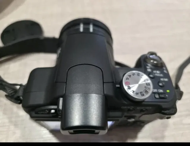 Cámara Panasonic DMC-FZ28 18x Zoom