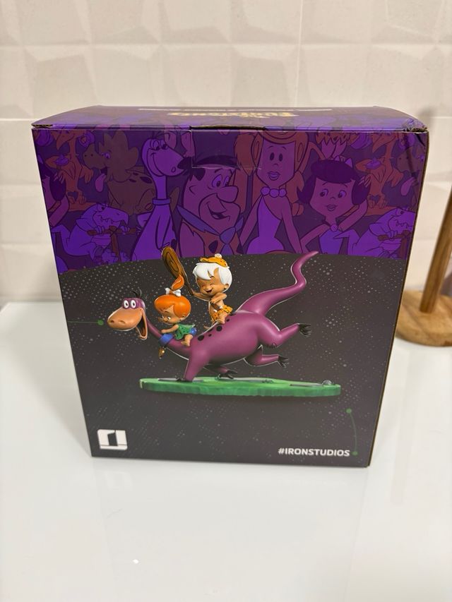 Figura Iron studio  Dino,Pebbles y Bamm.picapiedra