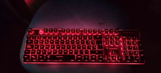 Teclado Mecánico Tempest Doom RGB Negro