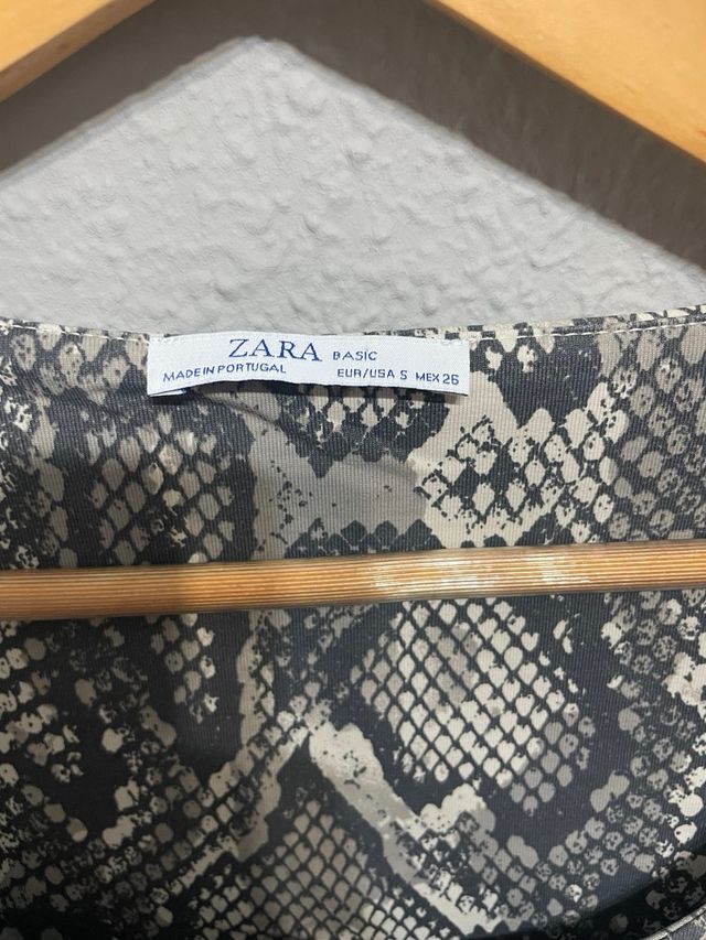 Camiseta sin mangas estampado serpiente