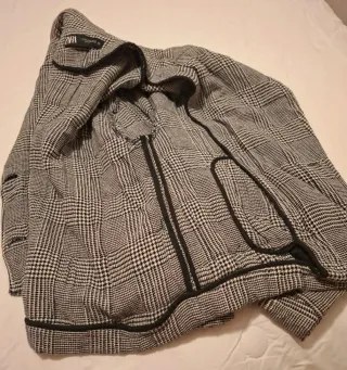 Chaquetón Zara cuadros gris y negro