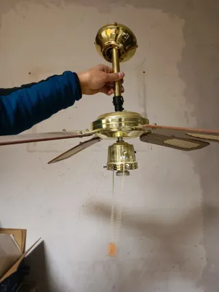 Ventilador de techo antiguo dorado