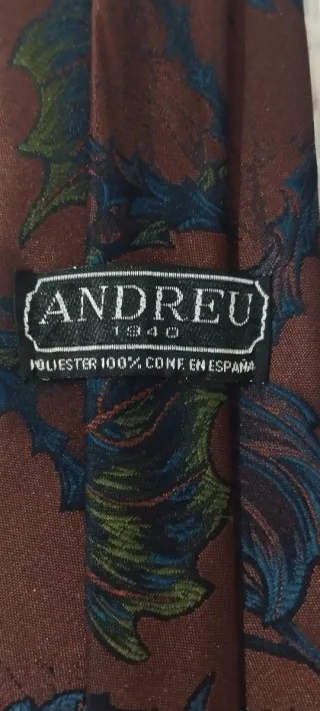 Corbata marrón diseño hojas azules