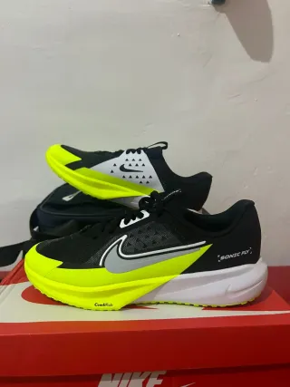 Zapatillas Nike Sonic Fly Negras y Amarillas