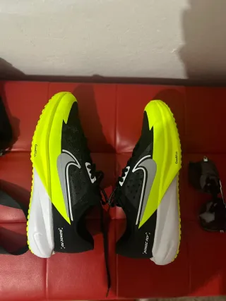 Zapatillas Nike Sonic Fly Negras y Amarillas