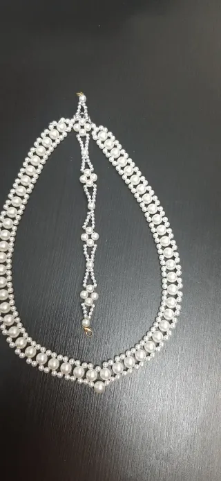 Collar y pulsera de perlas