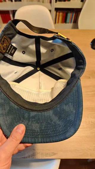 Gorra Obey azul con estampado