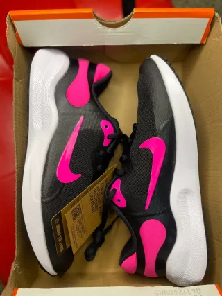 Zapatillas Nike Revolution 7 Negro/Rosa