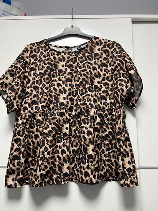 Blusa animal print beige y marrón