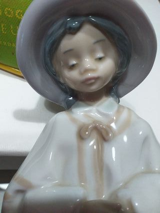 Figura Lladró Porcelana Mujer Sombrero