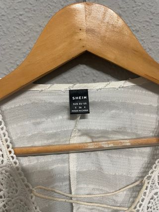 Blusa SHEIN encaje manga larga