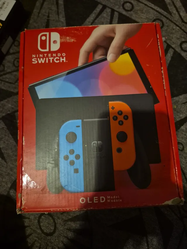 Nintendo Switch OLED Azul e Laranja