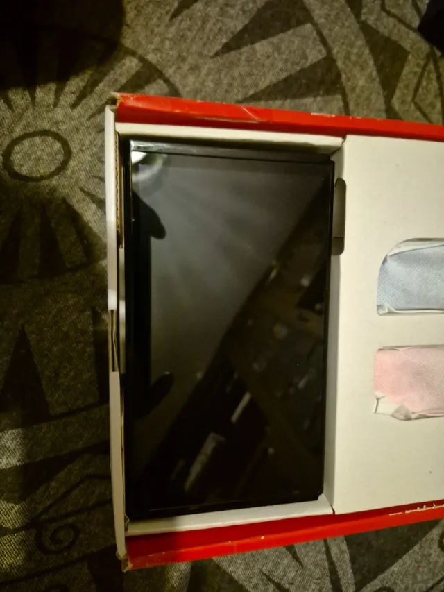 Nintendo Switch OLED Azul e Laranja