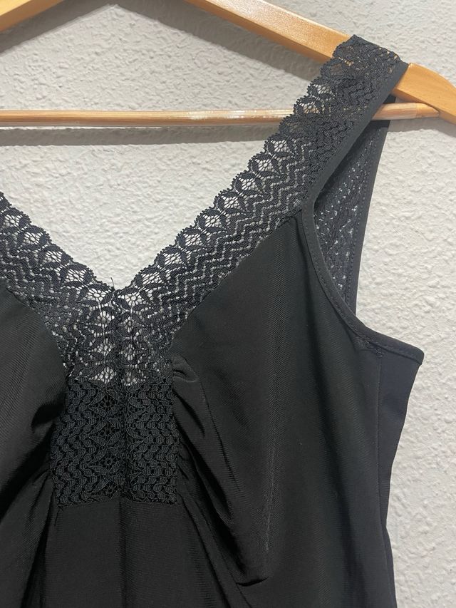 Body negro con encaje