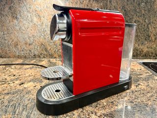 Cafetera Nespresso Cityz roja