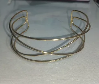 Brazalete dorado abierto