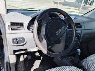 Ford Tourneo Connect 2005