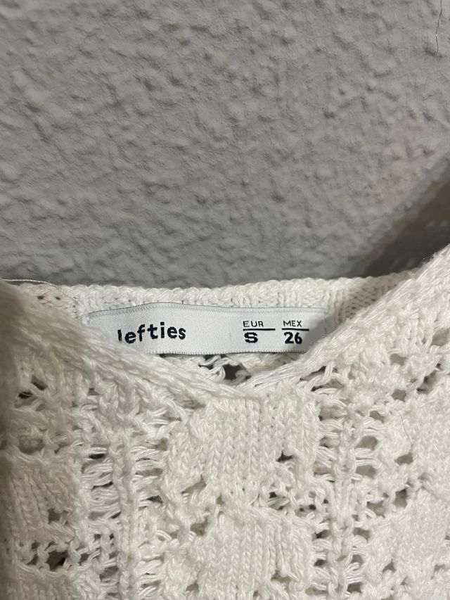 Top blanco de punto calado