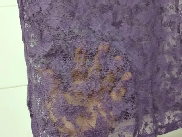 Blusa morada de encaje