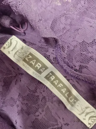 Blusa morada de encaje