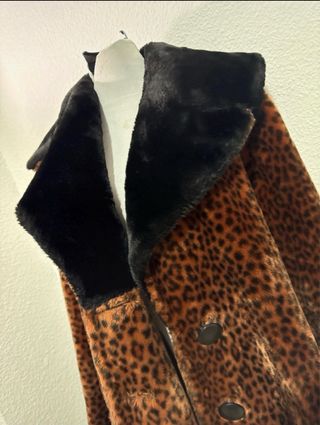 Abrigo de pelo estampado leopardo