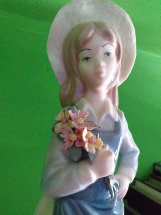 Figura de porcelana hecha a mano