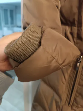 Abrigo Zara plumífero verde marrón