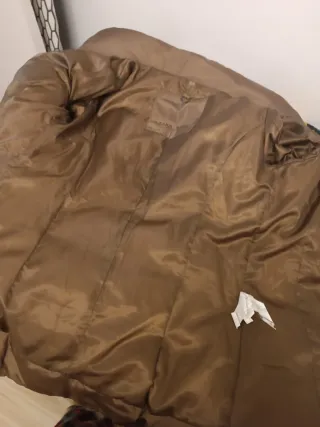 Abrigo Zara plumífero verde marrón