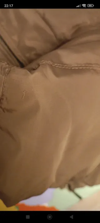 Abrigo Zara plumífero verde marrón