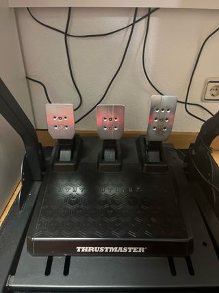 Volante Thrustmaster T248 y TH8S