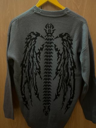 Jersey gris con texto paranoid