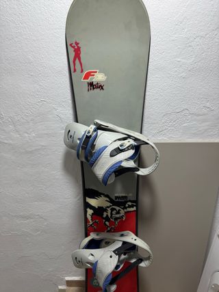 Tabla Snow F2 Matrix + Fijaciones Burton + Funda