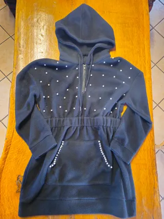 Vestitino in pile con perle bianche