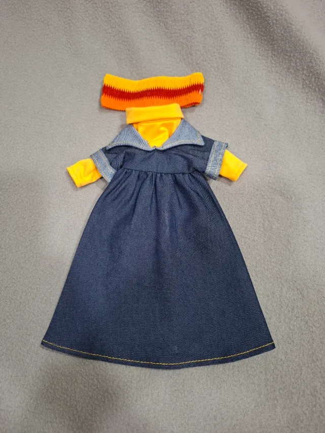 Nancy: Vestito Preu/Camiseta Disco/Cintillo Disco