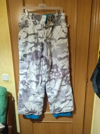 Pantalón de esquí Talla 14. Marca Quilsilver