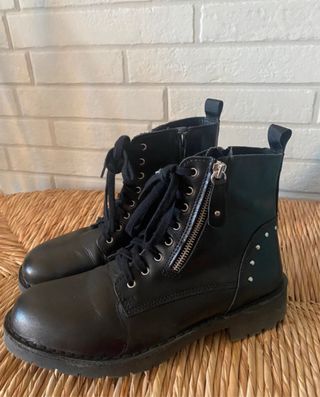 Botines de piel con cordones