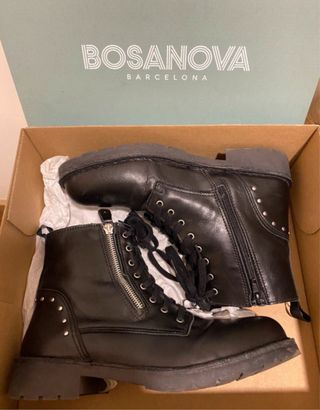 Botines de piel con cordones