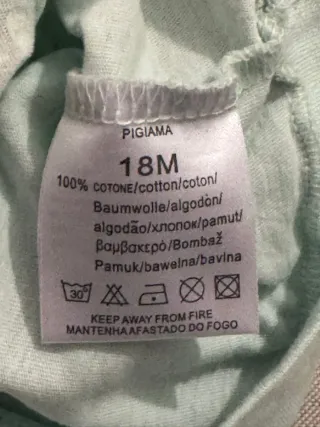 Pigiama bimbo/a con leoni e scimmie