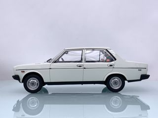 1:18 Fiat 131 Mirafiori Especial 1600 Blanco 1974