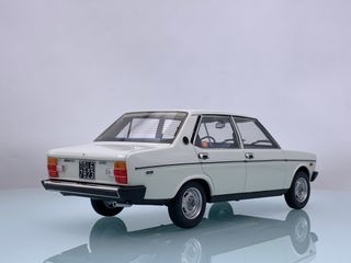 1:18 Fiat 131 Mirafiori Especial 1600 Blanco 1974