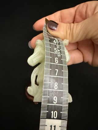 Antica statuina in giada