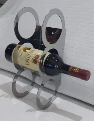 Botellero metálico moderno