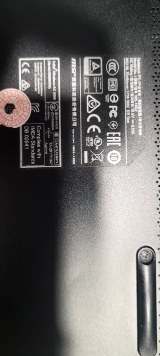 Portátil MSI MS-16Q2 Negro