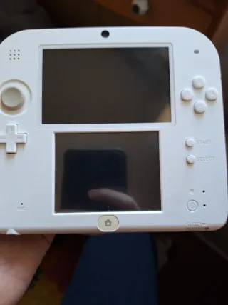 Nintendo 2DS + Custodia Rossa