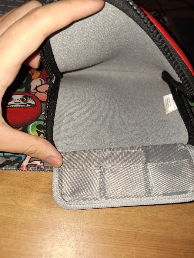 Nintendo 2DS + Custodia Rossa