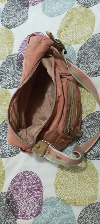 Bolso de hombro rosa