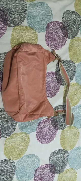 Bolso de hombro rosa